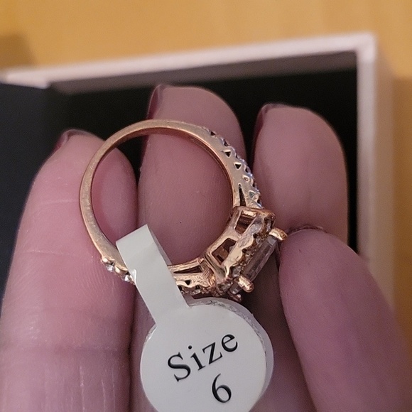 NIB Peermont Rose Gold Ring size 6. - Picture 4 of 7